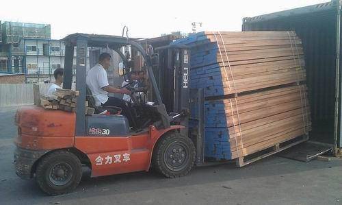 達州叉車貨物裝卸,廠房搬遷,叉車出租